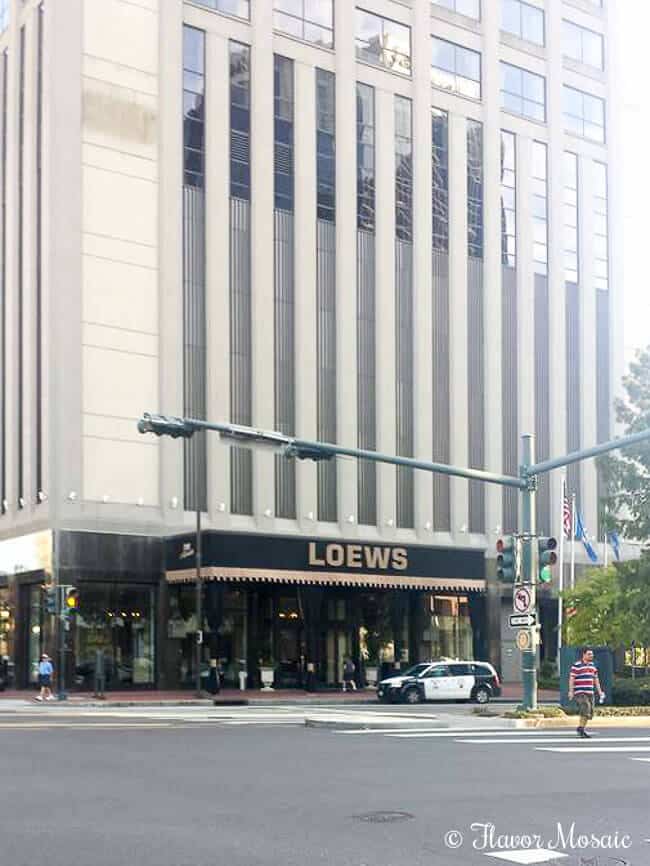 Loews Hotel - Cafe Adelaide Restaurant - New Orleans La