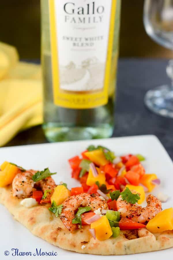 Sweet and spicy Mango Habanero Shrimp Flatbread Pizza Appetizer is healthy and delicious.
