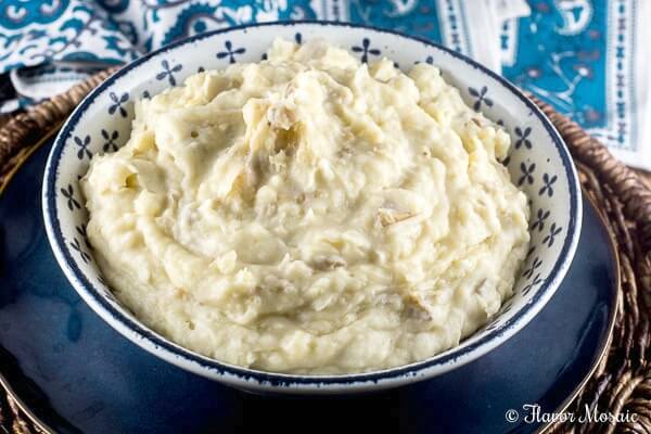 Slow Cooker Mashed Potatoes are one of the 16 Showstopping Holiday Dinner Recipes Your Guests will Love