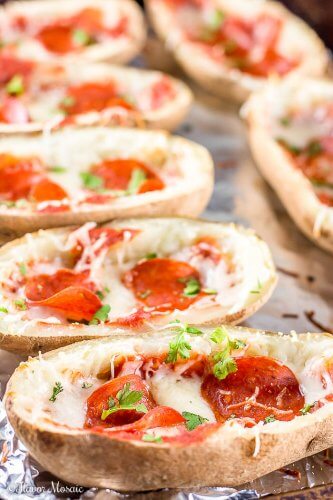 These PEPPERONI PIZZA POTATO SKINS taste like pizza on a potato, and make a delicious, fun and kid-friendly appetizer for a party or for tailgating!